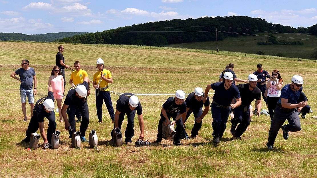 Fotogaléria Ne-tradičná hasičská súťaž Badaň - 3.6.2017, autor: Foto©Lužina (7) Ne-tradičná hasičská súťaž Badaň - 3.6.2017, autor: Foto©Lužina