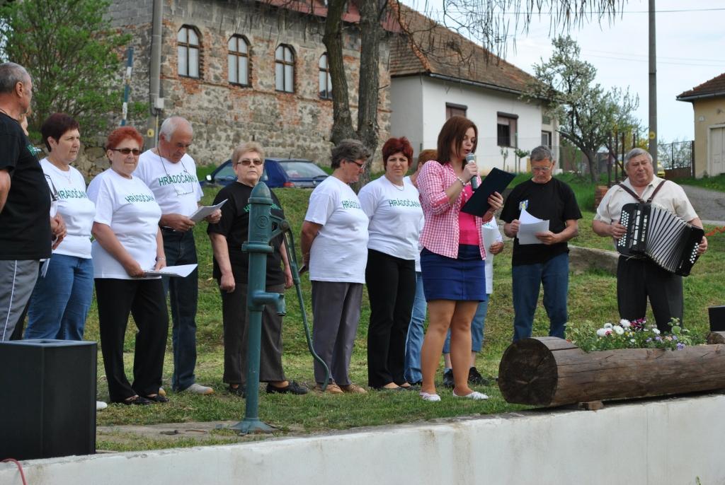 Fotogaléria Stavanie mája - 27.4.2013, autor: Jaroslav Máľach (150) Stavanie mája - 27.4.2013, autor: Jaroslav Máľach